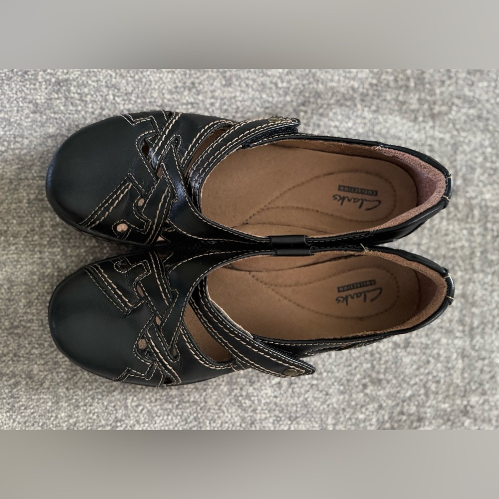 Clark’s Super Comfy Ashland Shoes - Picture 2 of 8